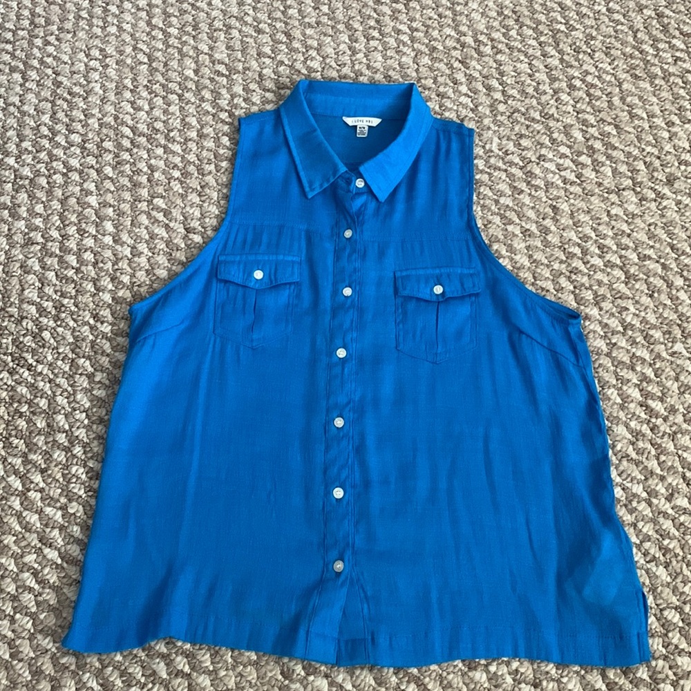 Forever 21 Blue Sleeveless Button Down Tank Top